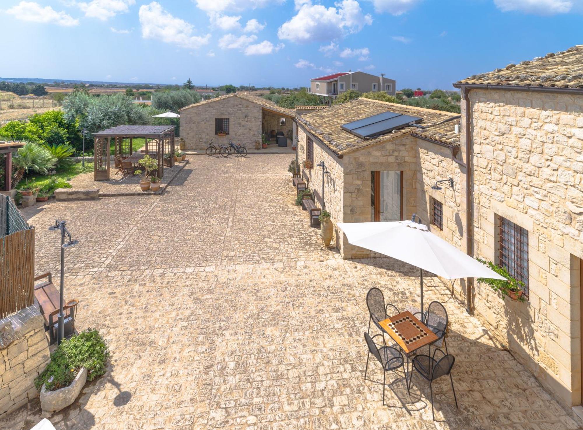 Borgo Monachella Bed and Breakfast Ragusa Exteriör bild